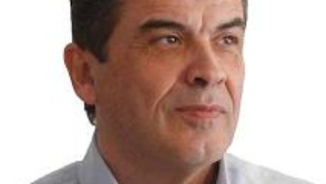 Η ΕΛΛΗΝΙΚΗ ΚΥΒΕΡΝΗΣΗ ΕΓΚΑΤΕΛΕΙΨΕ ΤΗΝ ΕΟΡΔΑΙΑ, ΤΗΝ ΩΡΑ ΠΟΥ Ο ΠΡΩΘΥΠΟΥΡΓΟΣ ΜΑΣ ΤΡΟΛΑΡΕΙ… ΓΡΑΦΕΙ Ο ΣΤΑΘΗΣ ΚΟΚΚΙΝΙΔΗΣ