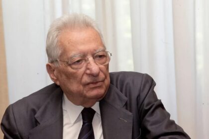 ΜΟΛΥΒΙΑΤΗΣ ΠΕΤΡΟΣ
