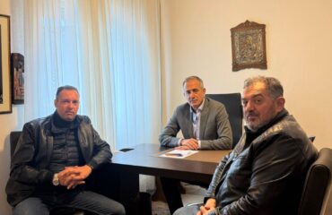 Φωτό από τη συνάντηση με τον Σ. Κωνσταντινίδη